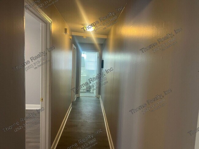 Building Photo - 513 Buick St