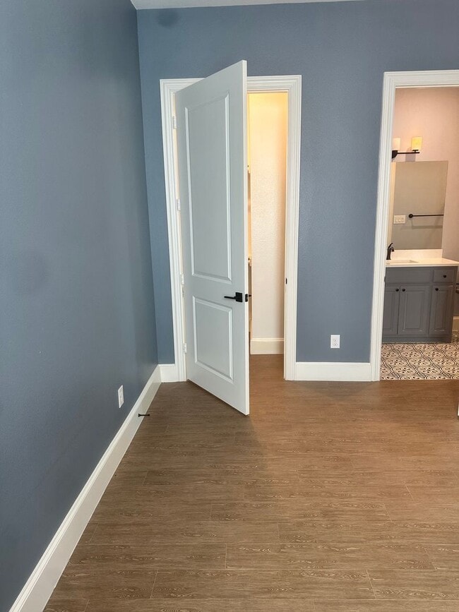 Building Photo - open concept 4bd - rent to own