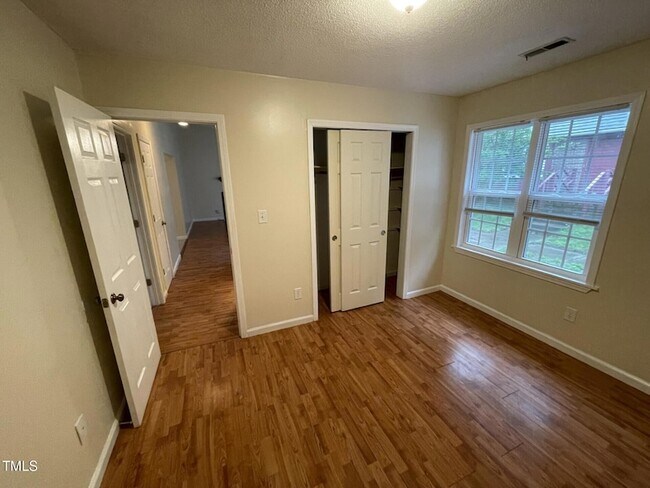 Building Photo - 4701 Brockton Dr