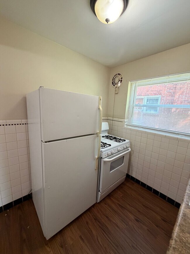 Building Photo - 5016 Newfield Ave