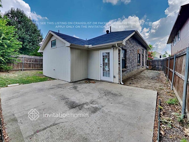 Building Photo - 5343 Waterford Dr
