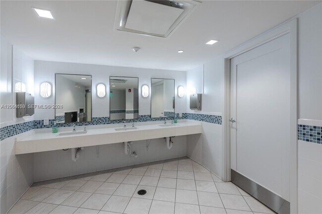 Building Photo - 600 Three Islands Boulevard