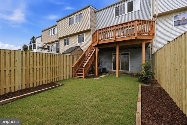 Building Photo - 7619 Nutwood Ct