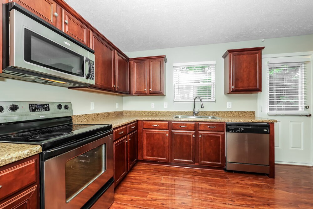 Building Photo - 538 Elderberry Way