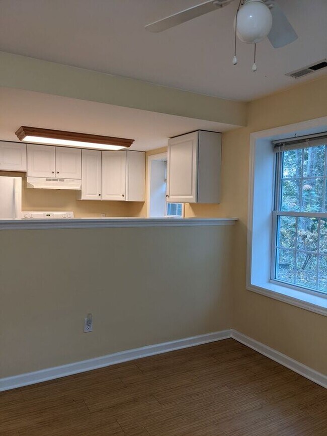 Building Photo - Charming West Asheville Basement Apartment
