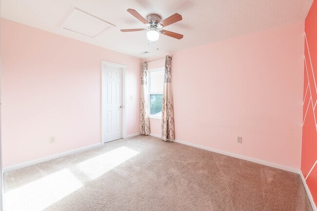 Building Photo - 899 Briarstone Dr