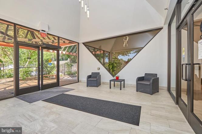 Building Photo - 1301 N Courthouse Rd