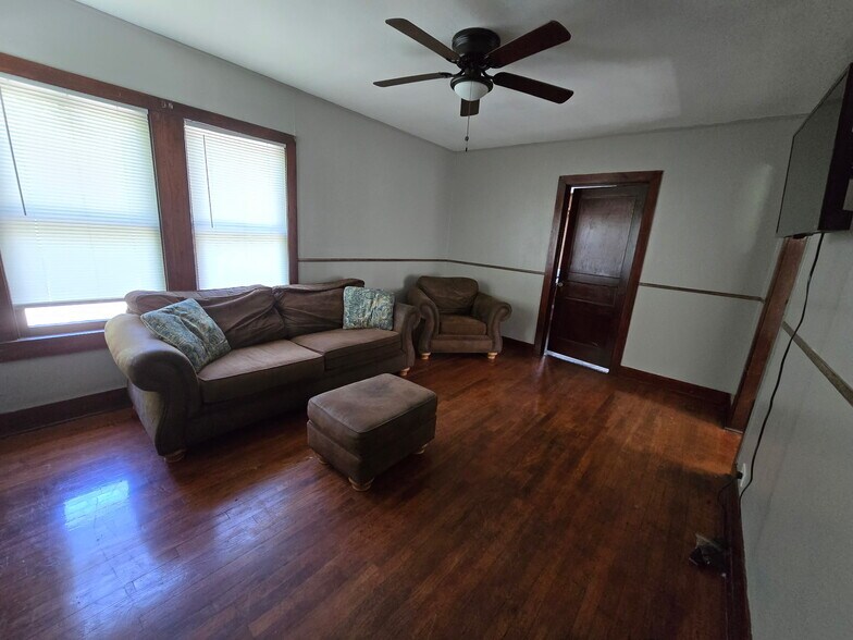 Building Photo - 2818 Avenue G