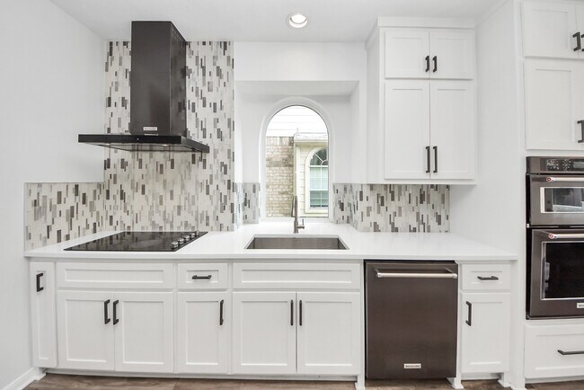 Building Photo - 11207 Satin Tail Ln