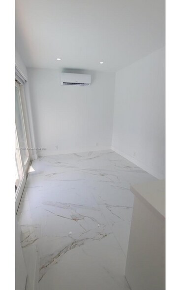 Building Photo - 10950 NW 33rd St