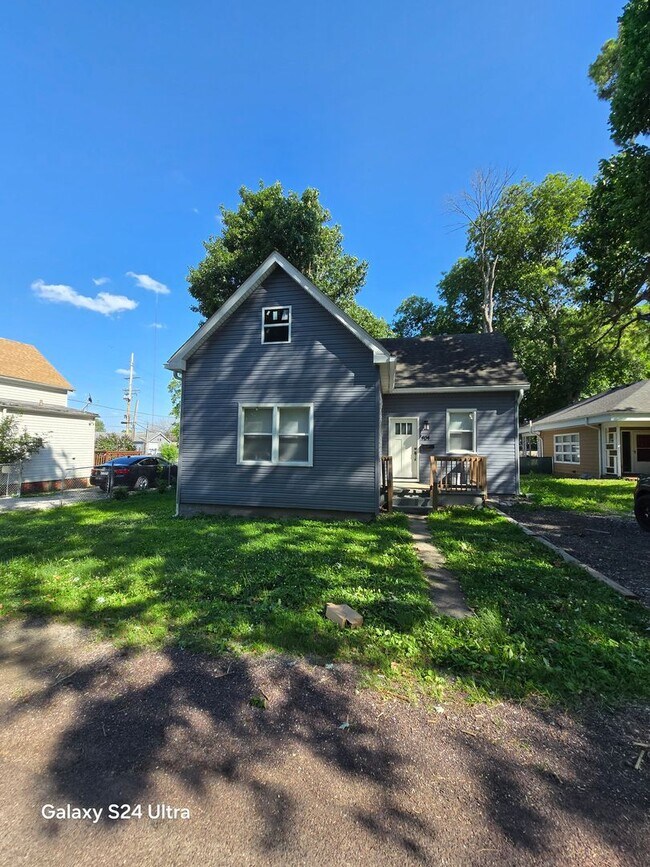 Building Photo - Charming 3 Bedroom Home in Belleville!