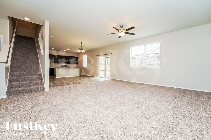 Building Photo - 1069 Cable St