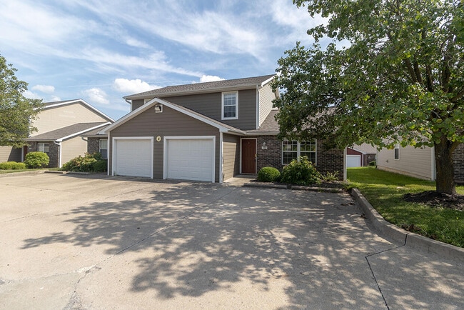 Building Photo - 3310 E St Charles Rd