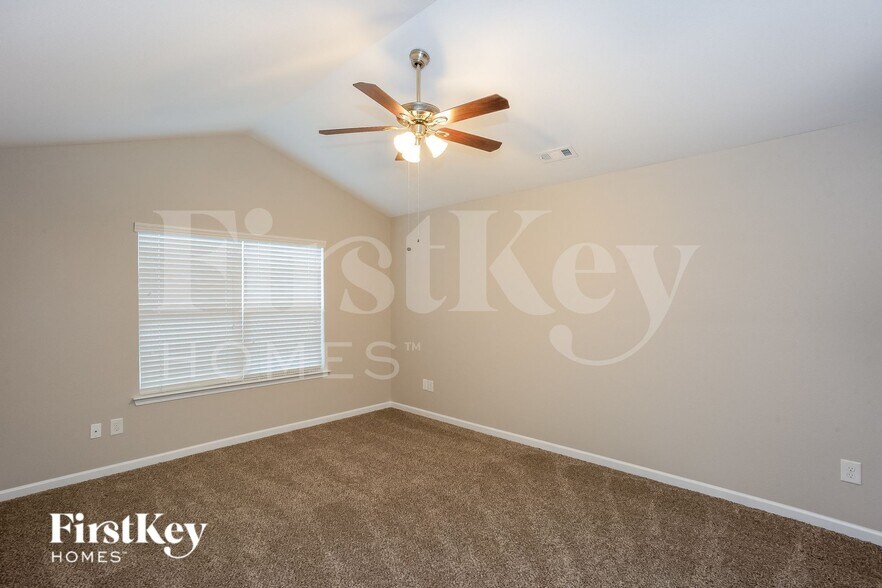 Building Photo - 4924 Abercromby St