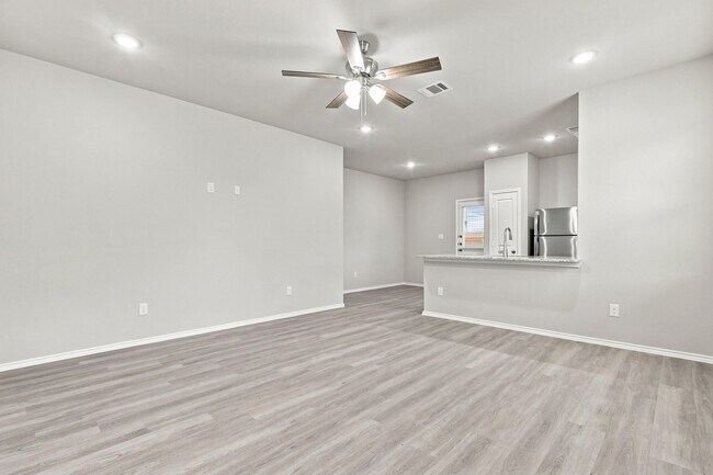 Building Photo - 9034 Glen Shadow Dr
