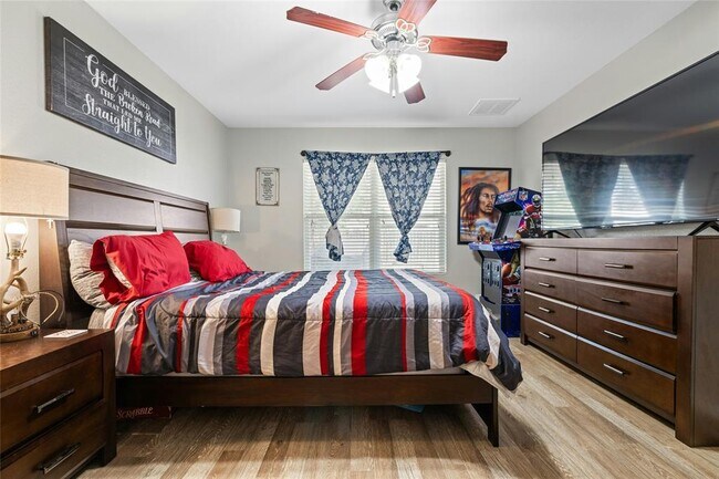 Building Photo - 3204 Barksdale Dr