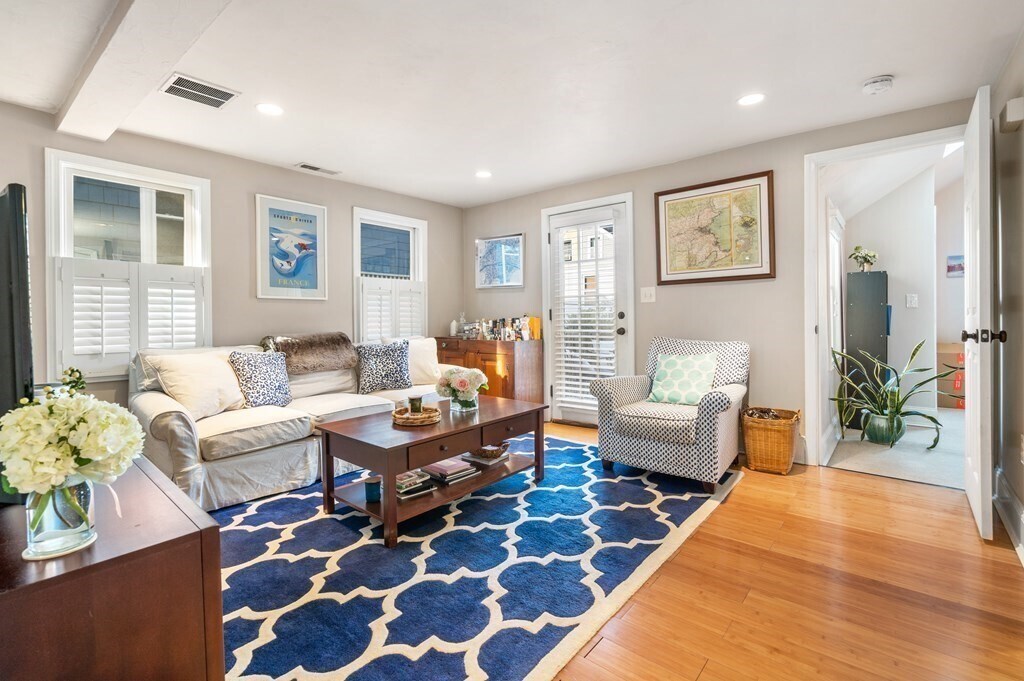 Building Photo - 6 Trenton St