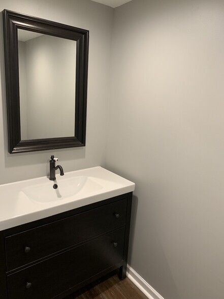 Building Photo - 521 Cantrell St