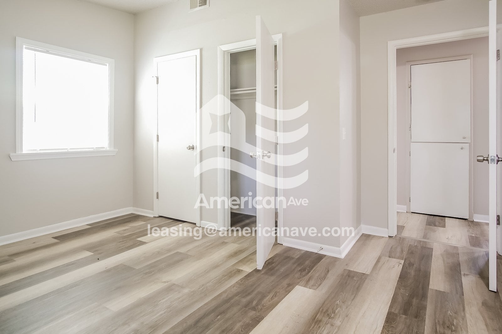 Building Photo - 5429 N Elgin Ave