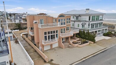 Building Photo - 119 S 11th Ave