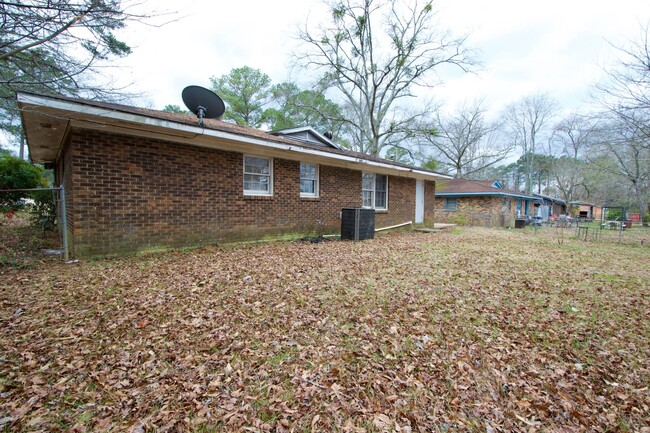 Building Photo - Charming 3-Bedroom Home Near Downtown Opelika