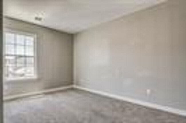 Building Photo - 3258 Wexford Dr