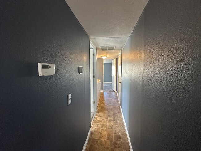 Building Photo - 3 bedroom, 2 bath home in Rexburg