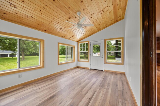 Building Photo - 4250 Rutherford Rd