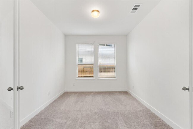 Building Photo - 203 Shining Succulent Dr