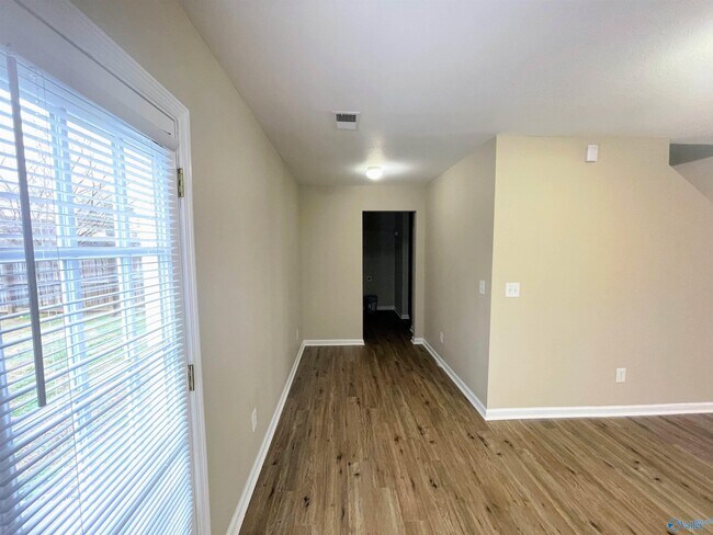 Building Photo - 229 Whitestone Dr NE