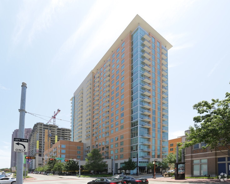 Primary Photo - 3700M