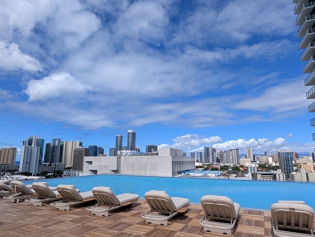 Building Photo - The Park on Keeaumoku brand new studio apartment