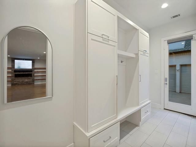 Building Photo - 5615 Brookstown Dr