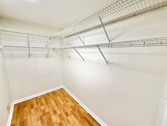 Building Photo - ** PALM RIVER ** 2 BED / 2 BATH - 1ST FLOOR - CONDO - NORTH NAPLES - ANNUAL RENTAL