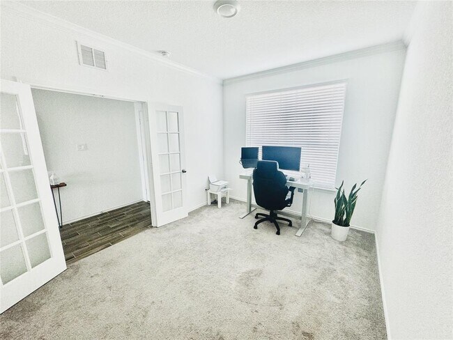 Building Photo - 1601 Holly Lk Dr
