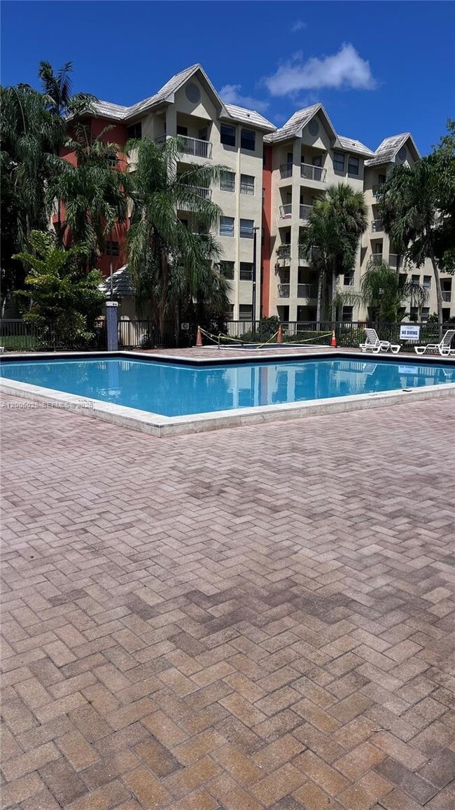 Building Photo - 8290 Lake Dr