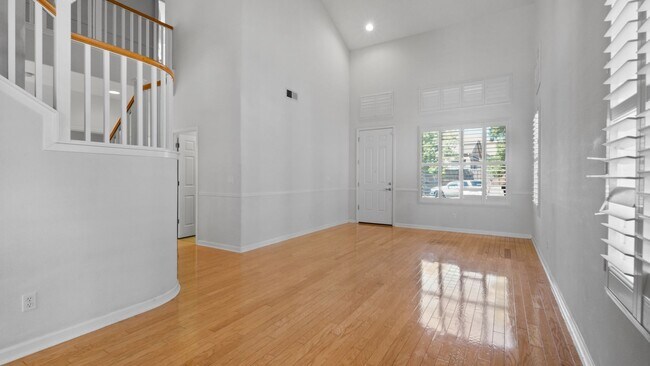 Building Photo - Rolling Hills Beauty! 4 Bedroom 3 Bath