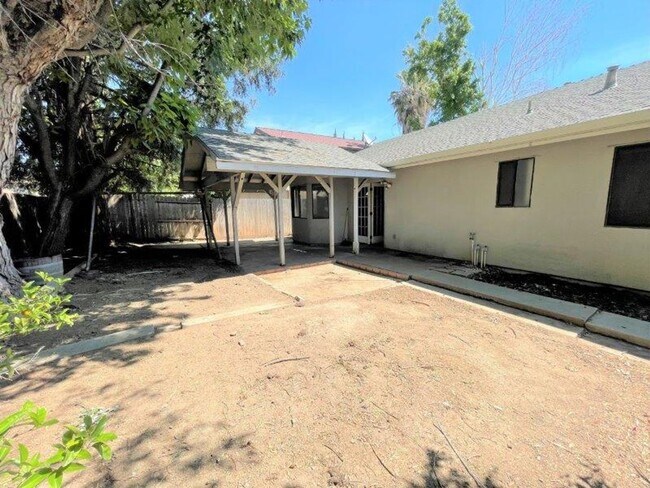 Building Photo - Fantastic 3 Bedroom in Natomas