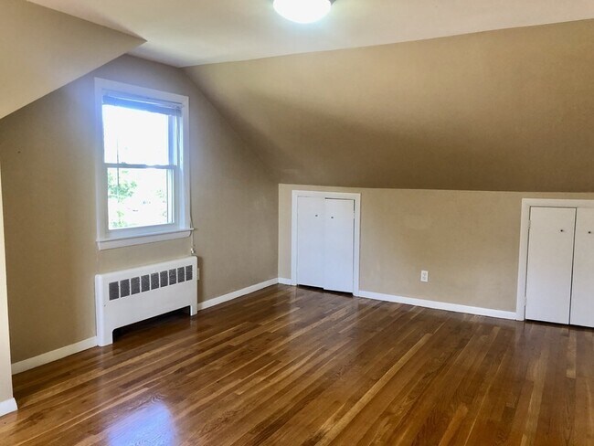 Building Photo - 17 Hatfield Rd