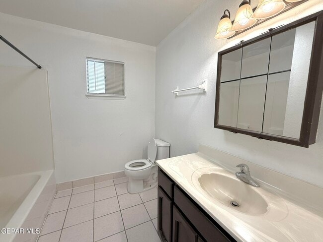 Building Photo - 13373 Greendale