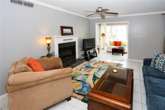 Building Photo - 402 Olde Mill Ln