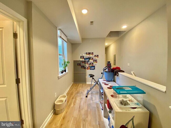 Building Photo - 2020 N Carlisle St