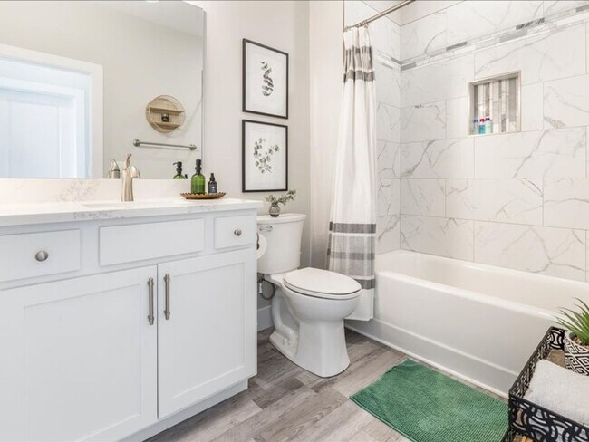 Building Photo - Flexible Lease Lengths! Furnished Southside Townhome