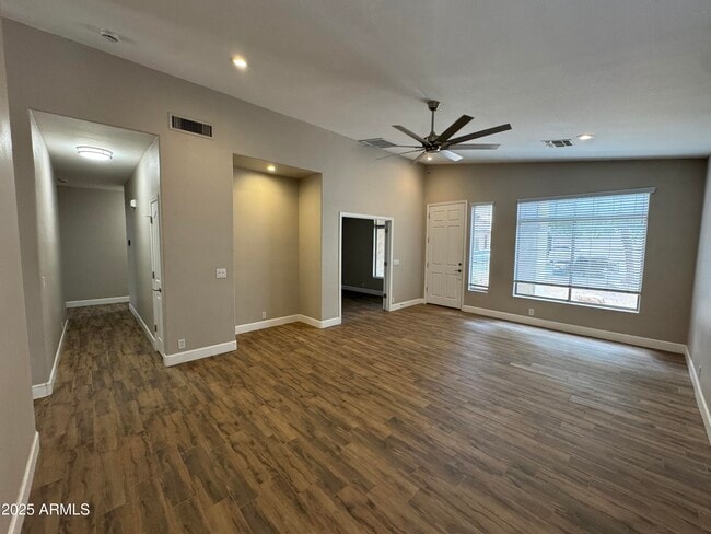 Building Photo - 1710 E Tradewind Ct