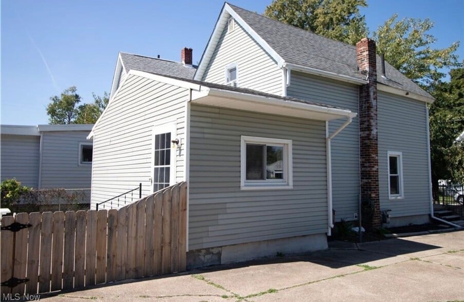 Building Photo - 1614 E 49th St