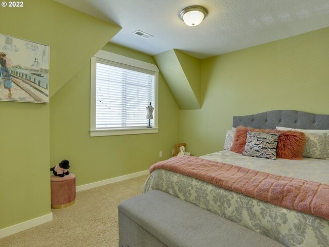 Building Photo - 11464 SW 96th Ave