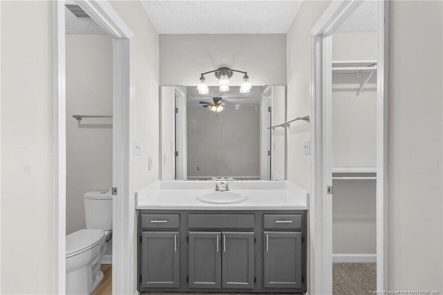 Building Photo - 5748 Pepperbush Dr