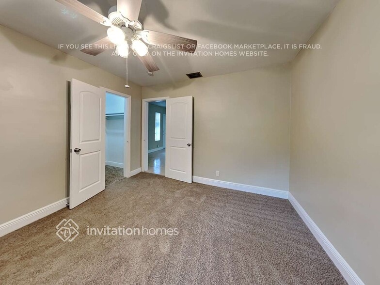Building Photo - 2021 SW 64th Ave