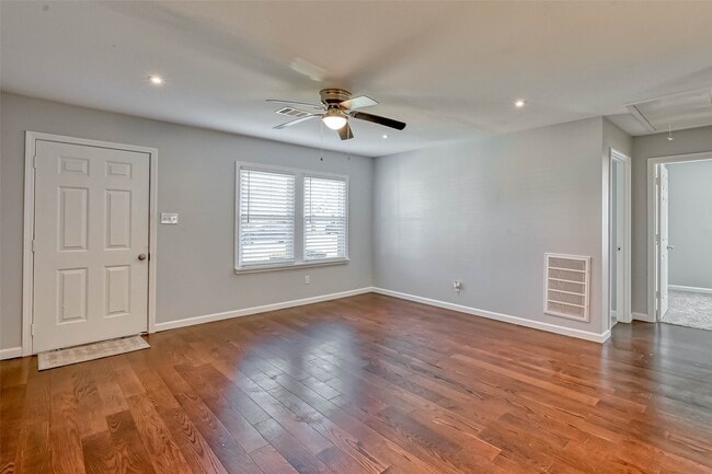 Building Photo - 3818 Noah St