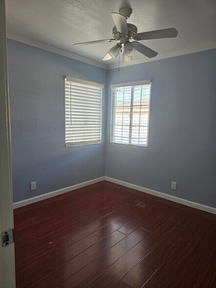 Living room - 4577 W 166th St